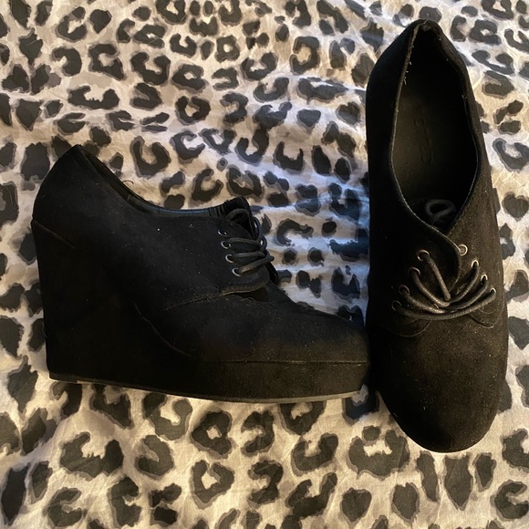 TORRID black suede wedges - Picture 2 of 3